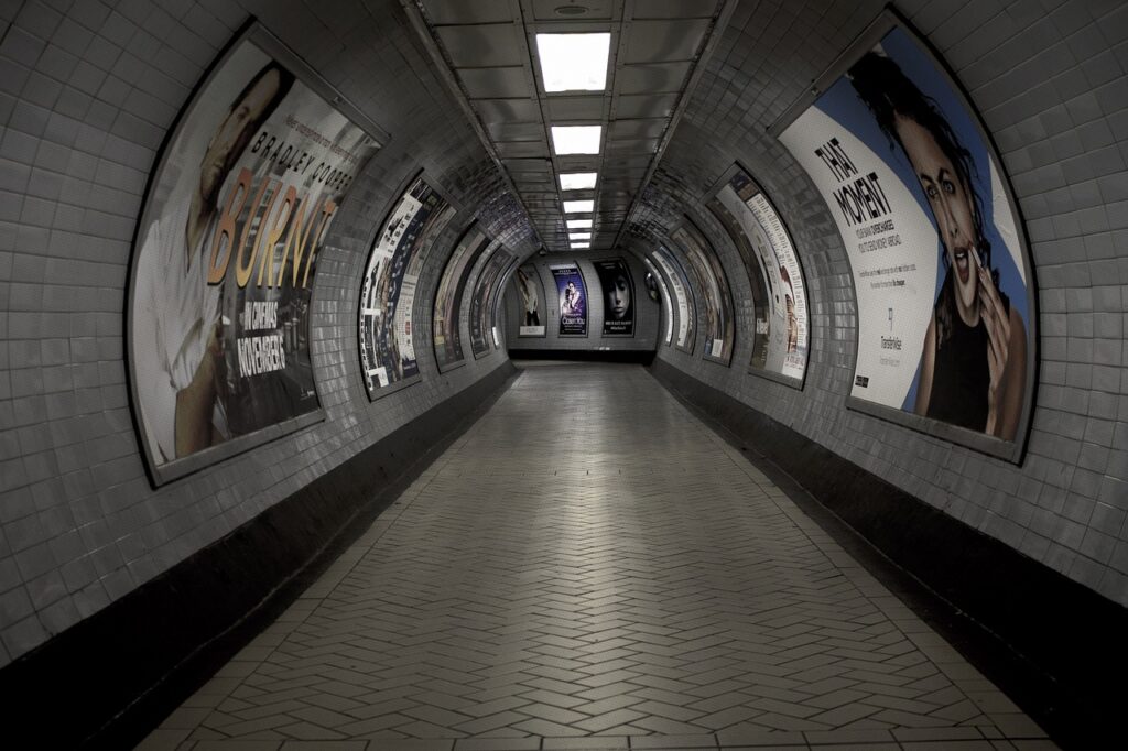 london underground, tube, transport-4367265.jpg